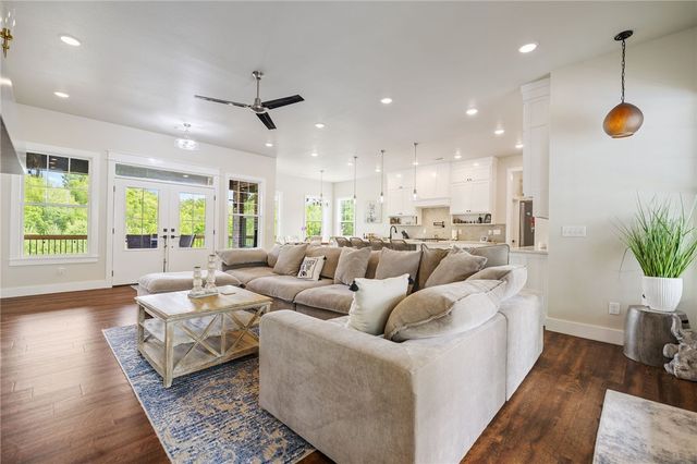 2103 NE Chaucer Street, Bentonville, AR 72712