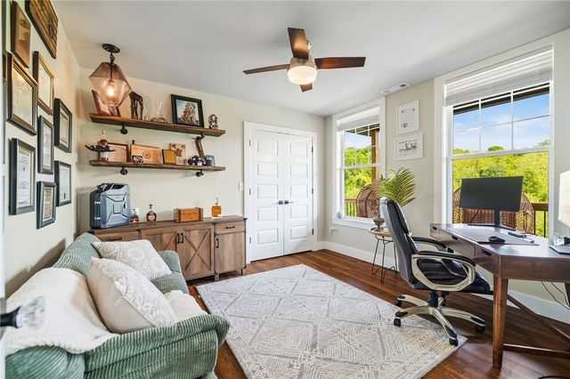2103 NE Chaucer Street, Bentonville, AR 72712