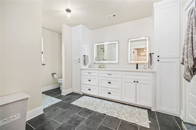 2103 NE Chaucer Street, Bentonville, AR 72712
