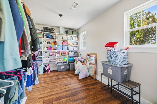2103 NE Chaucer Street, Bentonville, AR 72712