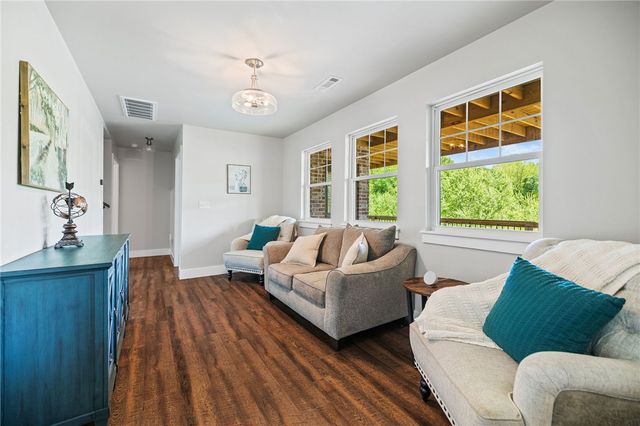 2103 NE Chaucer Street, Bentonville, AR 72712