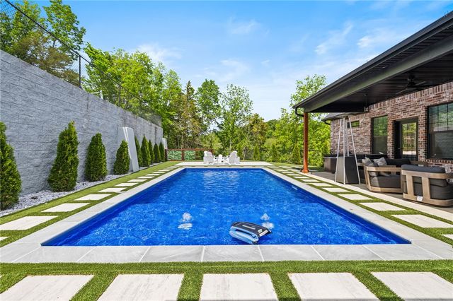 2103 NE Chaucer Street, Bentonville, AR 72712