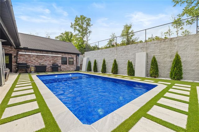 2103 NE Chaucer Street, Bentonville, AR 72712