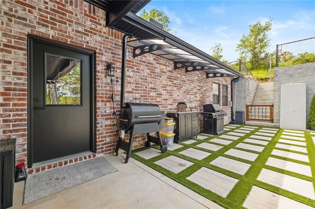 2103 NE Chaucer Street, Bentonville, AR 72712
