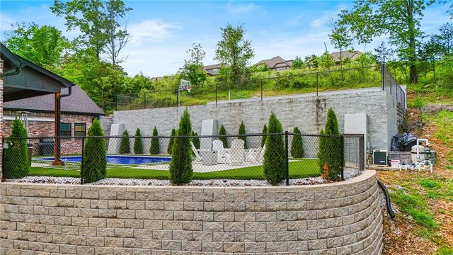2103 NE Chaucer Street, Bentonville, AR 72712