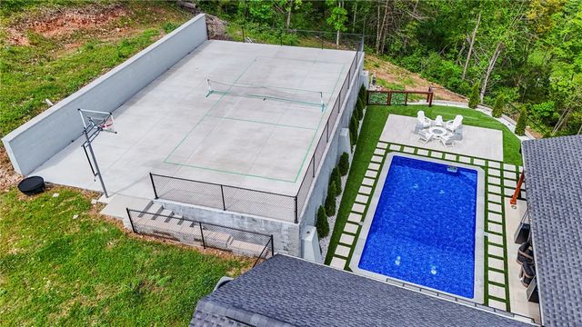 2103 NE Chaucer Street, Bentonville, AR 72712