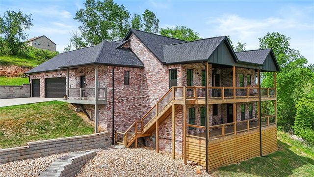2103 NE Chaucer Street, Bentonville, AR 72712
