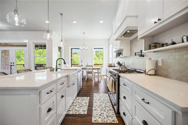 2103 NE Chaucer Street, Bentonville, AR 72712
