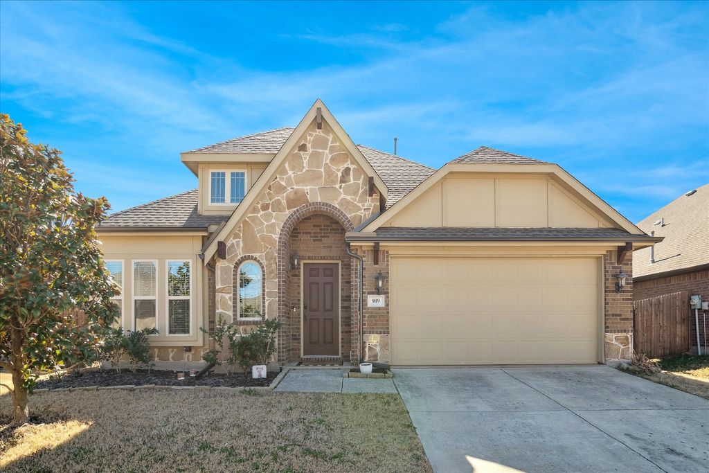 909 Calder Court, Anna, TX 75409