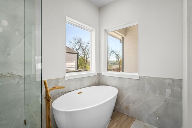 306 E 40th Street A, Houston, TX 77018