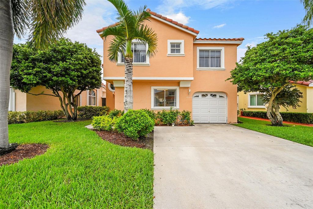1046 SE 6th Ave, Dania Beach, FL 33004