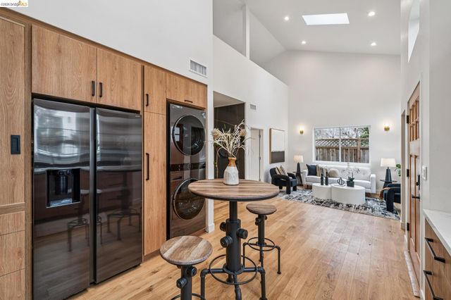 1009 Everett St, El Cerrito, CA 94530