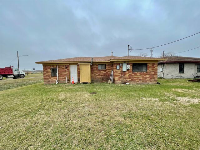 222 S Avenue G, Freeport, TX 77541