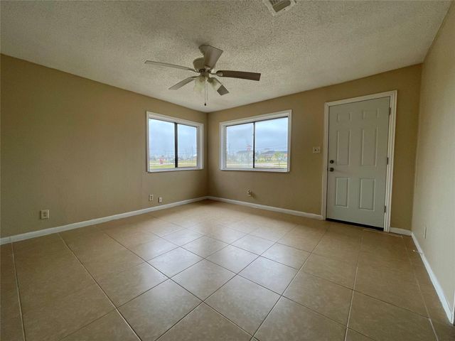 222 S Avenue G, Freeport, TX 77541