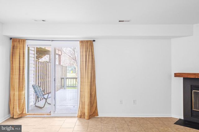 1400 COX LANDING CT, Stoney Beach, MD 21226