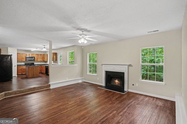 129 Kentwood Springs Drive, Hampton, GA 30228