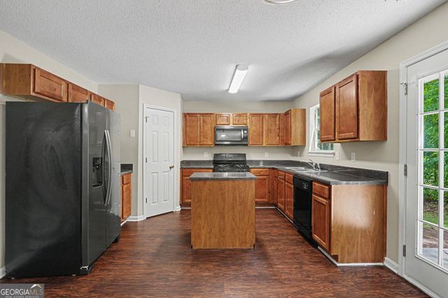 129 Kentwood Springs Drive, Hampton, GA 30228