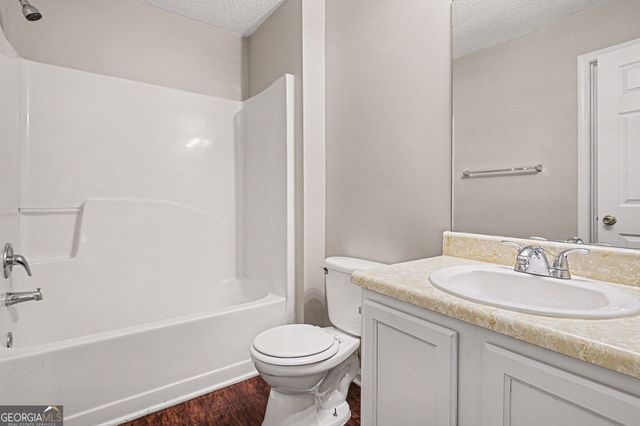 129 Kentwood Springs Drive, Hampton, GA 30228