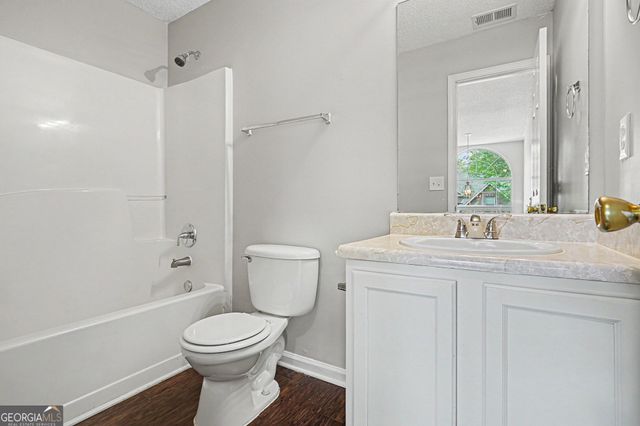 129 Kentwood Springs Drive, Hampton, GA 30228