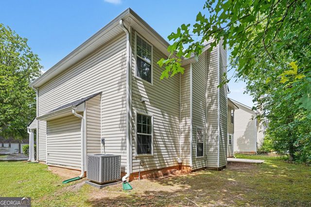 129 Kentwood Springs Drive, Hampton, GA 30228