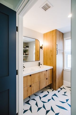 10 Ware St 10, Somerville, MA 02144