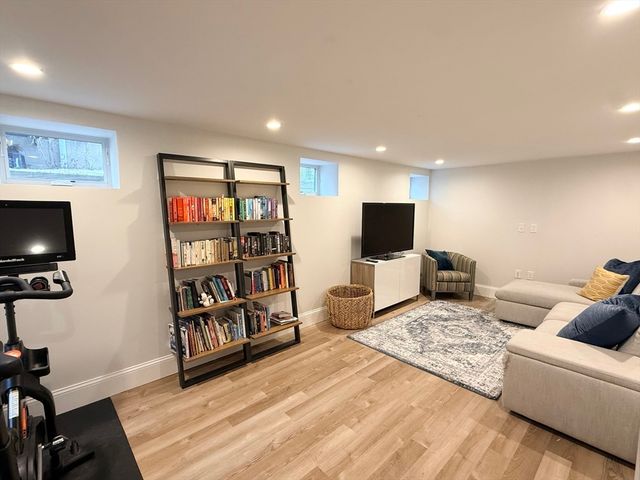 10 Ware St 10, Somerville, MA 02144