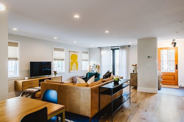 10 Ware St 10, Somerville, MA 02144