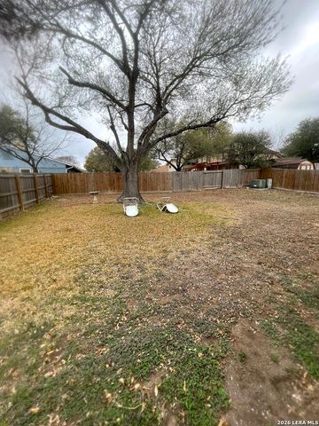 1039 S Ellison Dr, San Antonio, TX 78245