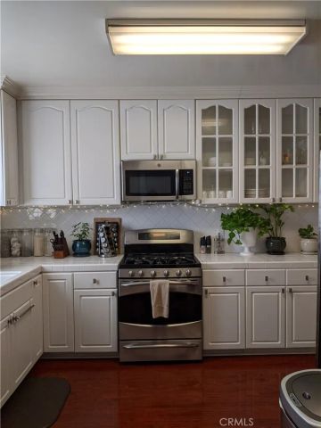 2345 Montrose Avenue 5, Montrose, CA 91020