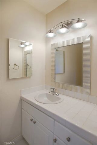 2345 Montrose Avenue 5, Montrose, CA 91020