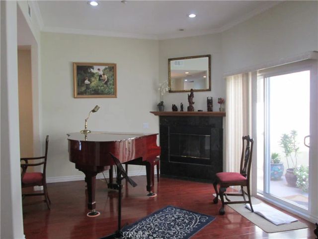 2345 Montrose Avenue 5, Montrose, CA 91020