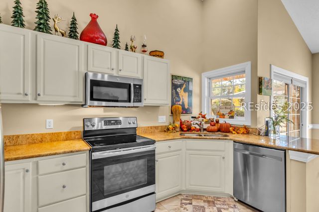 27 Muirfield Dr, Bluffton, SC 29909