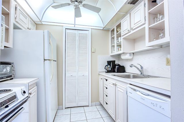 111 Briny Avenue 2312, Pompano Beach, FL 33062