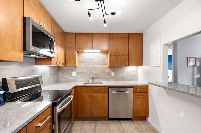 121 Tremont St 316, Boston, MA 02135