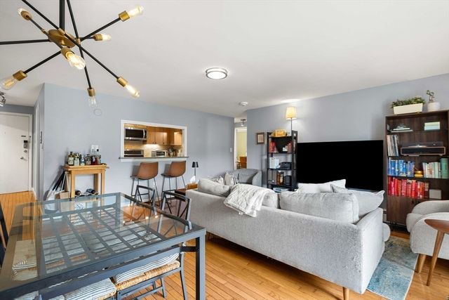 121 Tremont St 316, Boston, MA 02135