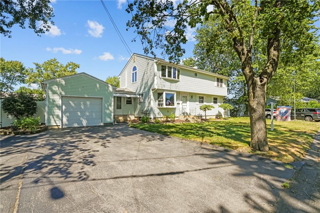 15 Perkins Street, Warwick, RI 02886