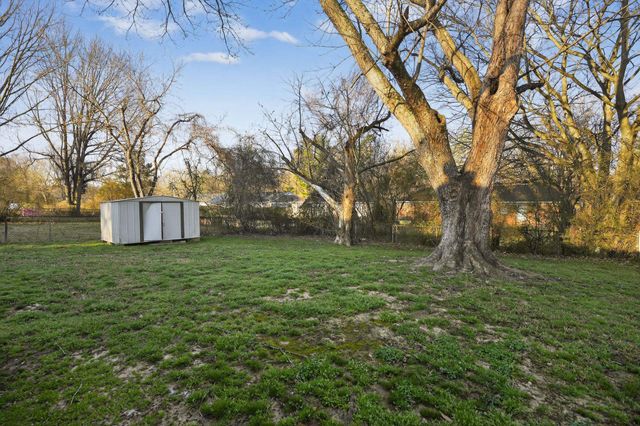 5267 BROKEN OAK DR, Memphis, TN 38127