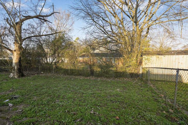 5267 BROKEN OAK DR, Memphis, TN 38127