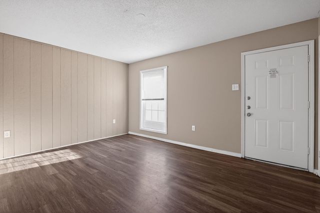 5267 BROKEN OAK DR, Memphis, TN 38127