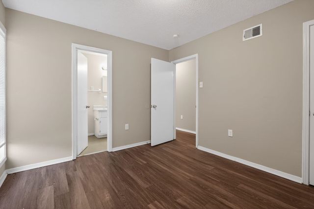 5267 BROKEN OAK DR, Memphis, TN 38127