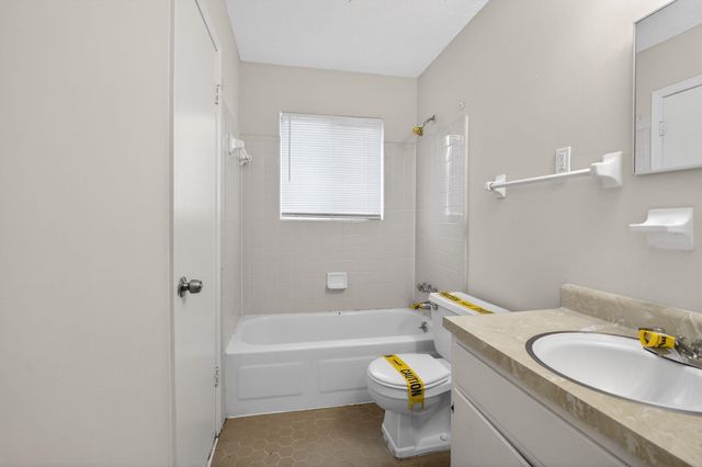 5267 BROKEN OAK DR, Memphis, TN 38127