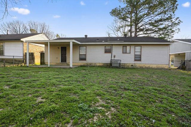 5267 BROKEN OAK DR, Memphis, TN 38127