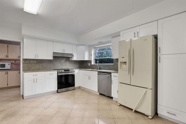 4201 Mckinley St, Hollywood, FL 33021