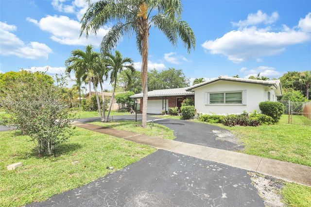 4201 Mckinley St, Hollywood, FL 33021