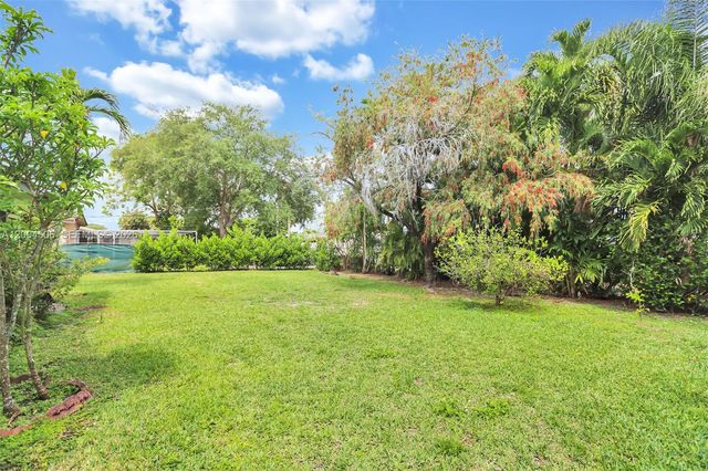 4201 Mckinley St, Hollywood, FL 33021