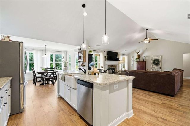 189 Marie Court, Bethlehem, GA 30620