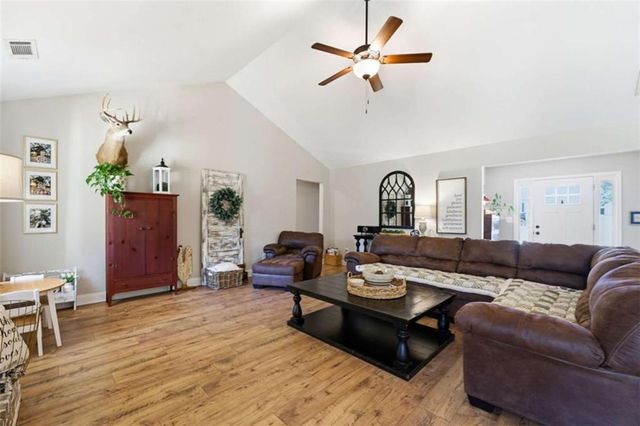 189 Marie Court, Bethlehem, GA 30620