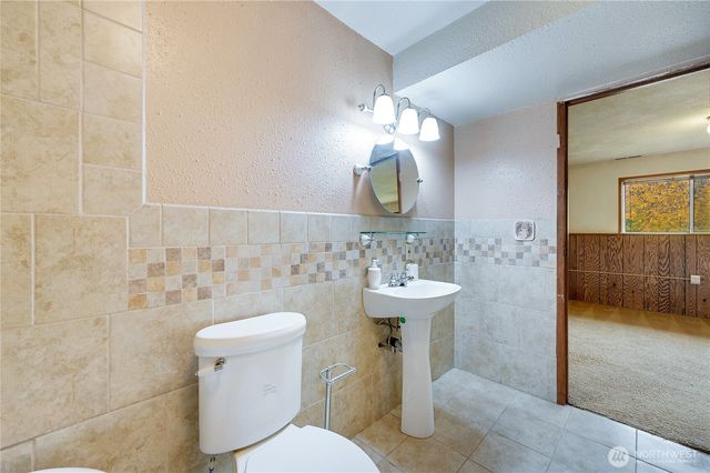 20125 NE Second Avenue, Poulsbo, WA 98370