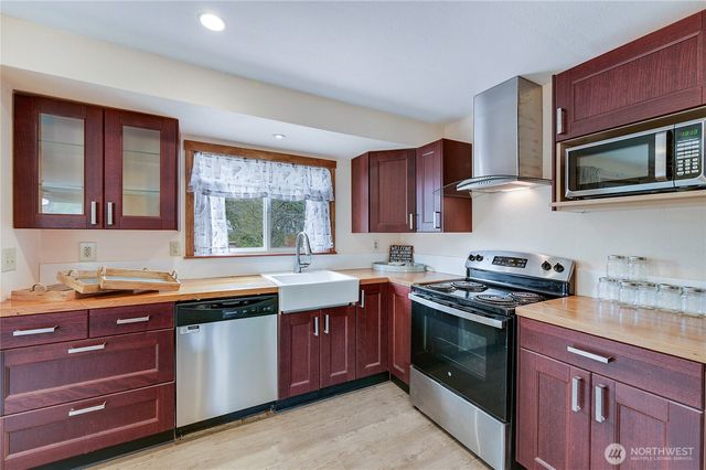 20125 NE Second Avenue, Poulsbo, WA 98370