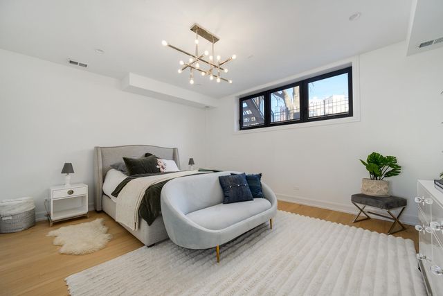 1528 N Elk Grove Avenue 1, Chicago, IL 60622